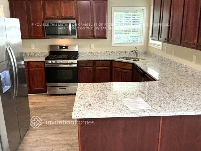 Building Photo - 2433 Folsom St