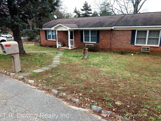 Building Photo - 3 br, 2 bath House - 1225 Patterson Street