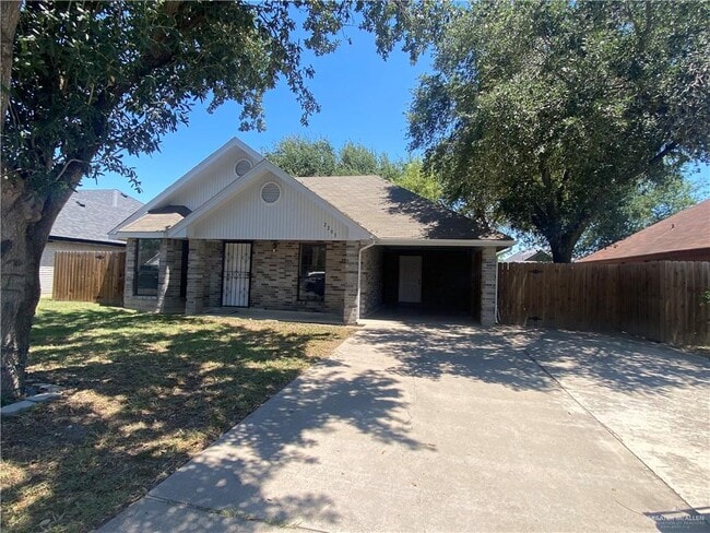 Building Photo - 2203 Coma St