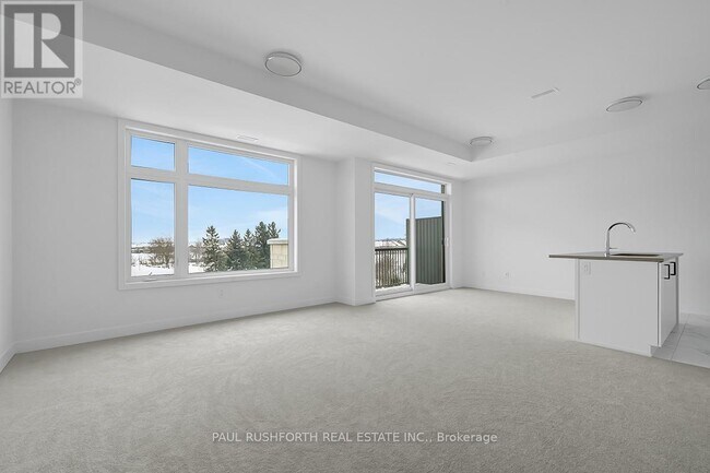 Building Photo - 1027 Silhouette Private