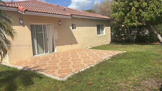 Foto del edificio - 16323 SW 57th St