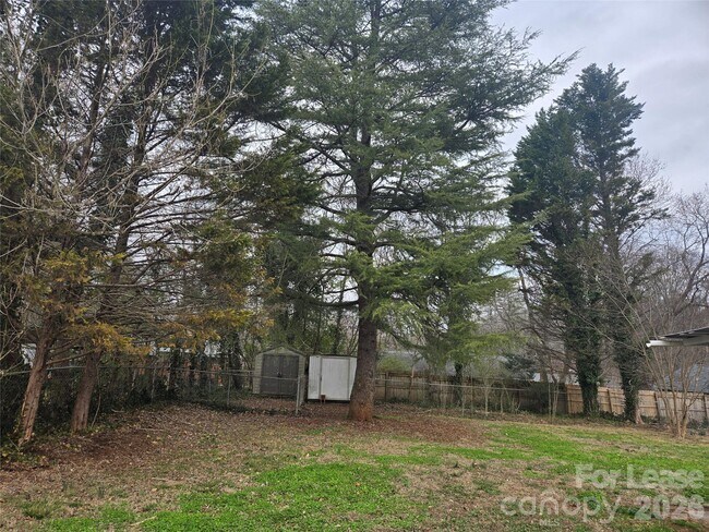 Foto del edificio - 158 Crestview St