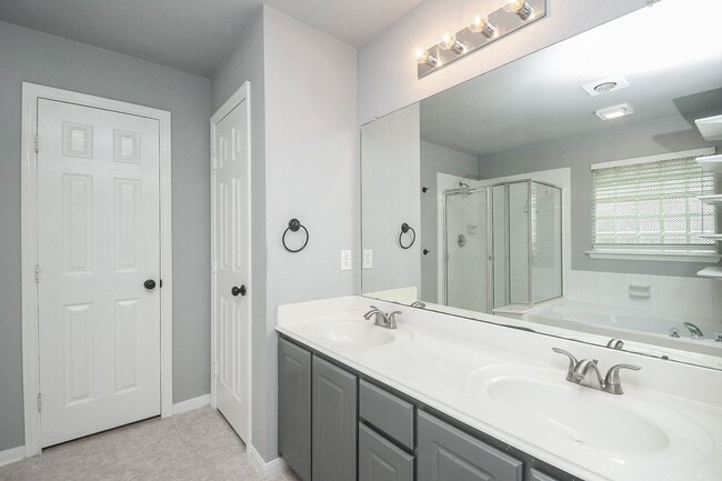 Building Photo - 2707 Millers Falls Ct