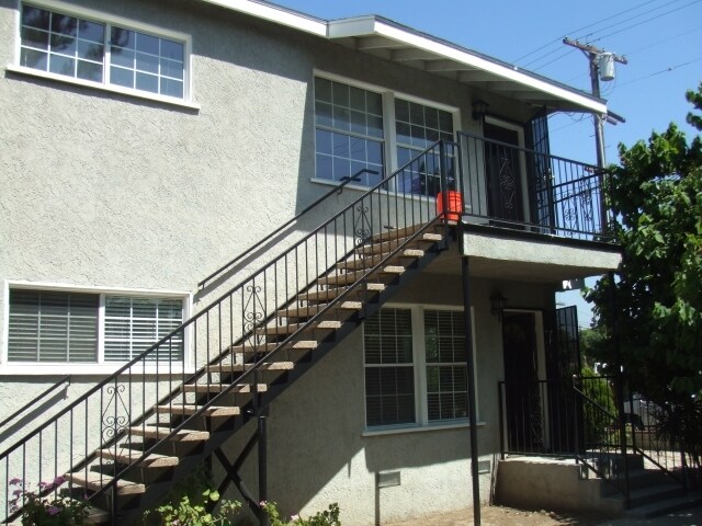 Foto del edificio - 8409 Ventura Canyon Ave
