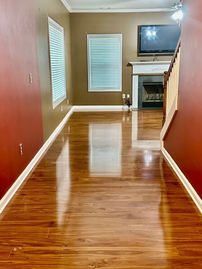 Building Photo - Dallas rental