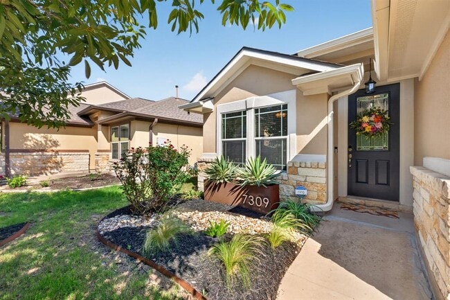 Building Photo - 7309 Lookout Bluff Terrace