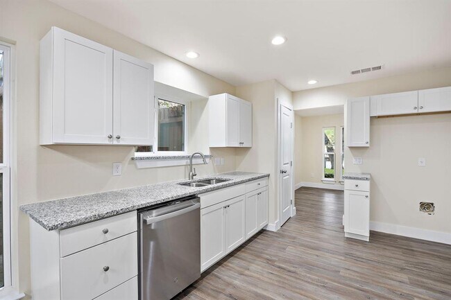Foto del edificio - 507 Deercreek Ln
