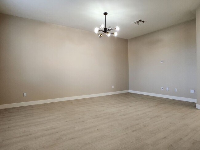 Foto del edificio - 2688 Hollowvale Ln