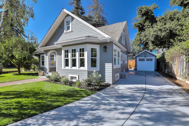 Building Photo - 1025 Bird Ave