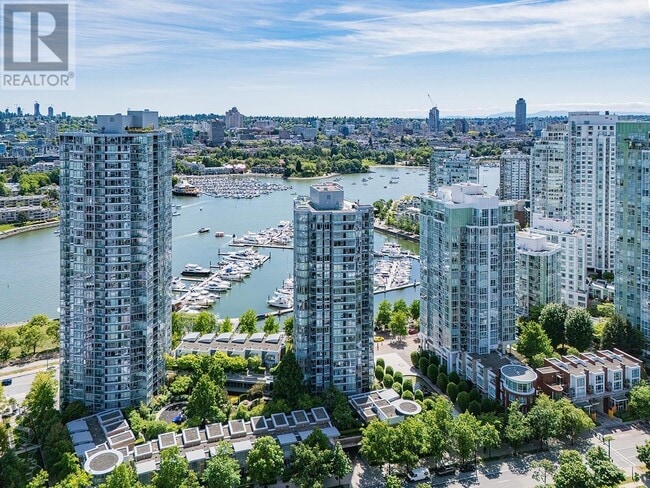 Building Photo - 1067 Marinaside Crescent