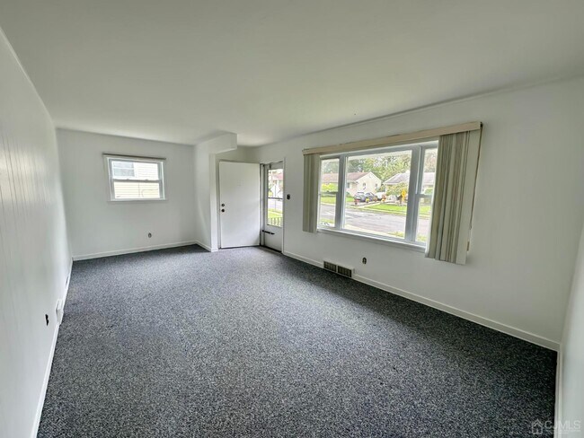 Building Photo - 120 Graf Ave