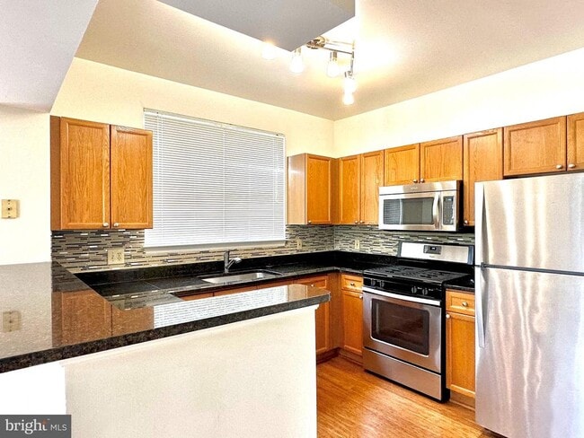 Building Photo - 2111 Highcourt Ln