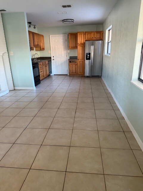 Sala de estar/comedor - 3215 Roscoe Ave