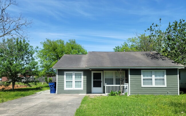 Charming Newly Renovated Home - 1714 N Avenue H