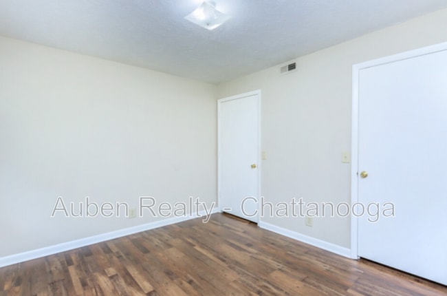 Building Photo - 112 S Ridge Dr