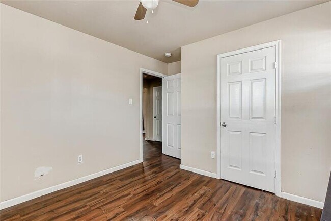 Foto del edificio - 5529 Cavalcade St