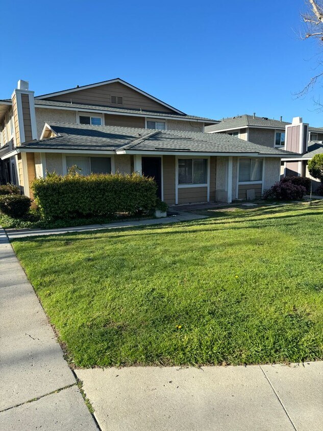 Primary Photo - Remodeled Condo in Moorpark