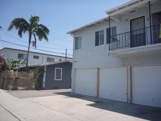 Building Photo - 10860 Charnock Rd