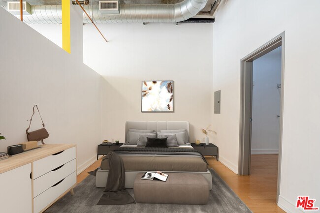 Foto del edificio - 645 W 9th St