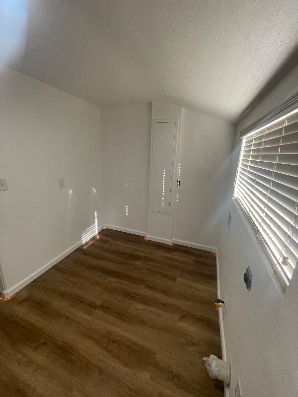 Foto del edificio - 12512 Broadway Ave