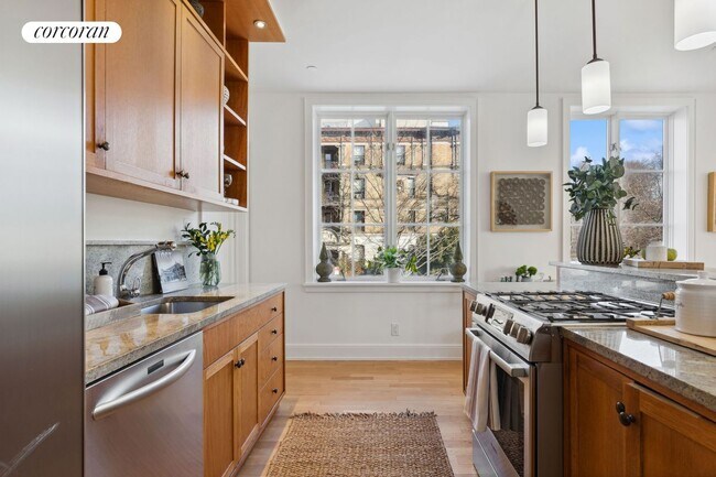 Building Photo - 142 Prospect Park W