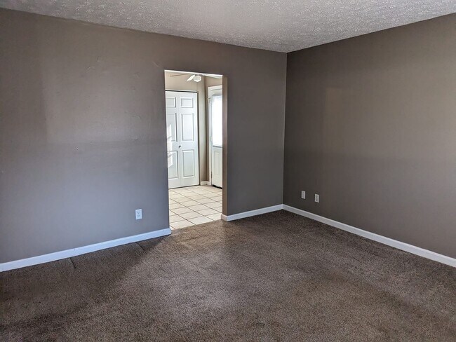 Foto del edificio - Nice 3 bedroom ranch with a 2 car garage.