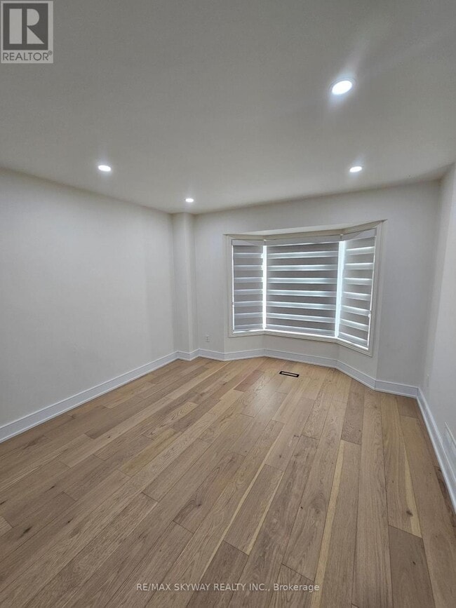 Building Photo - 546 Turnbridge Rd