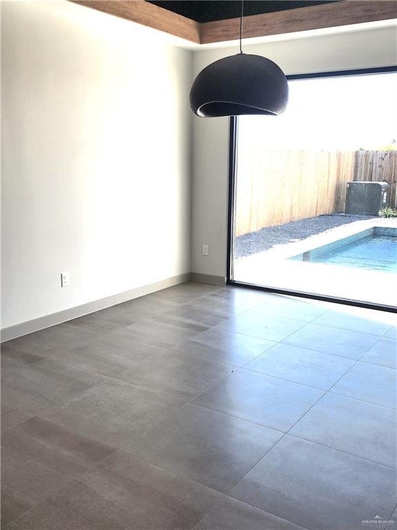 Foto del edificio - 2712 W Hatfield Ave