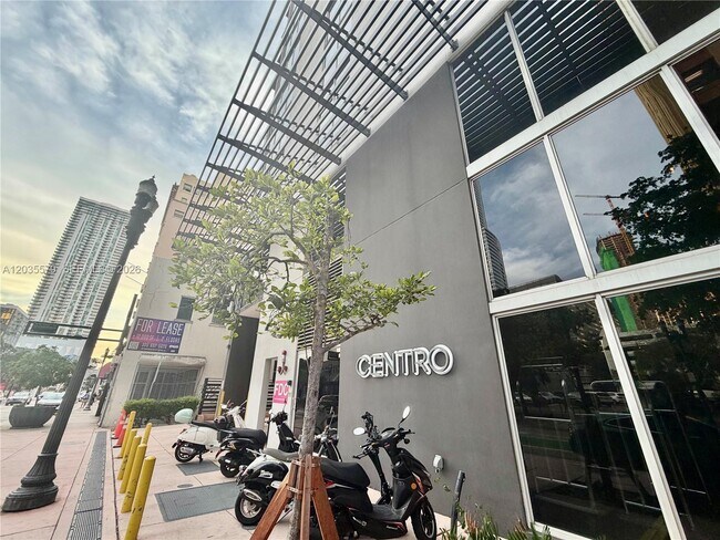 Foto del edificio - 151 SE 1st St