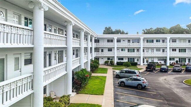 Foto del edificio - 2454 Australia Way E