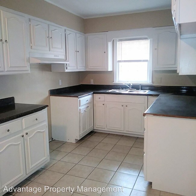 Building Photo - 3 br, 2 bath House - 1410 Delano Ave.