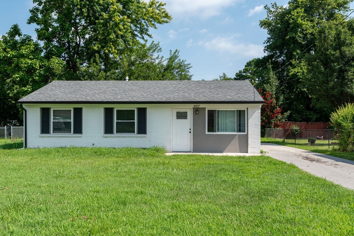 Beautiful 3-Bedroom Home with Private Patio! - Beautiful 3-Bedroom Home with Private Patio!