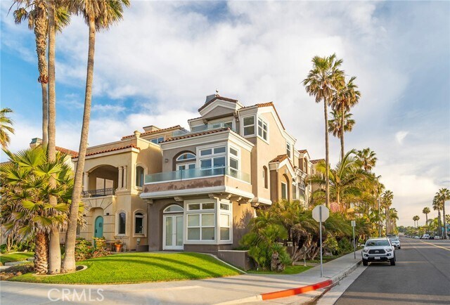 Building Photo - 2102 E Pacific Coast Hwy