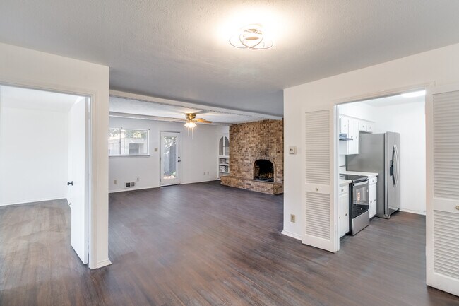 Foto del edificio - 15825 El Estado Dr