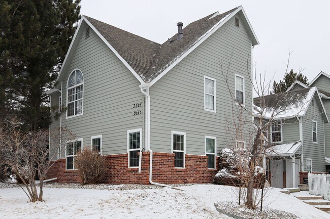 Foto del edificio - Beautiful Remodeled Condo near Palmer Park