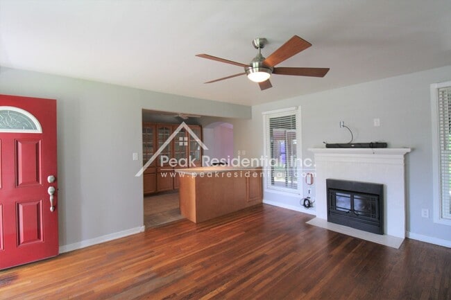 Building Photo - 2 br, 1 bath House - 2401 Cathay Way