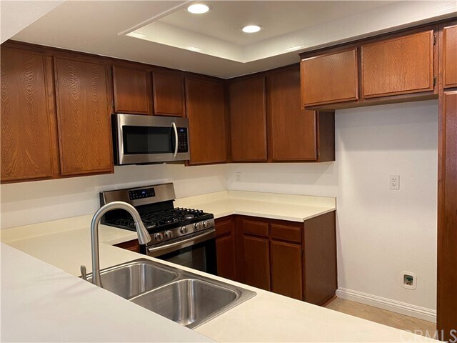 Building Photo - 145 Greenfield