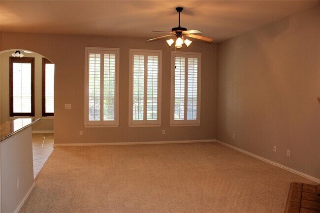 Building Photo - 815 Mustang Dr