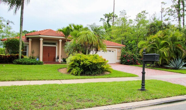 Building Photo - 15762 Cypress Park Dr