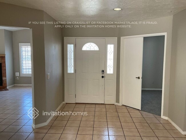 Building Photo - 1656 W Knapp Dr