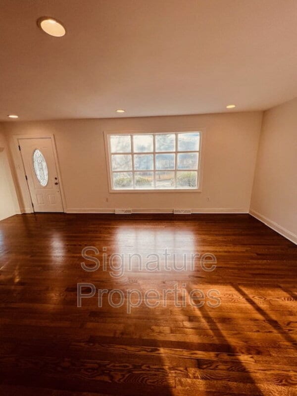 Foto del edificio - 936 Weaver Ave