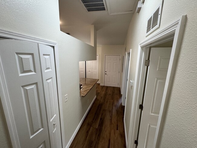 Foto del edificio - 718 Lucaya Dr