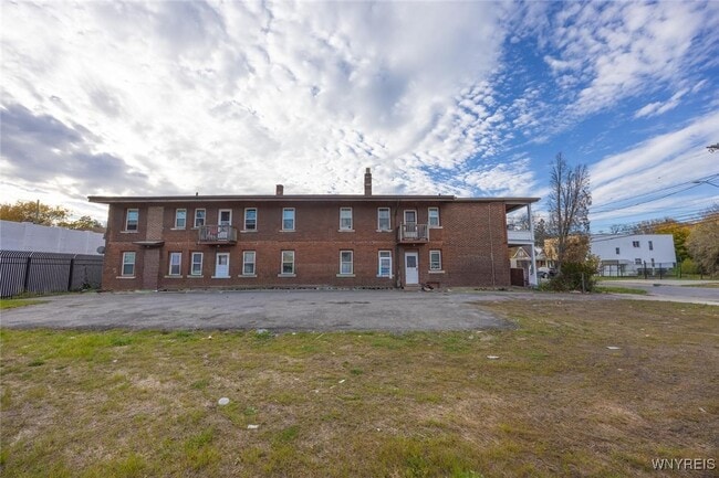 Building Photo - 2253 Niagara St