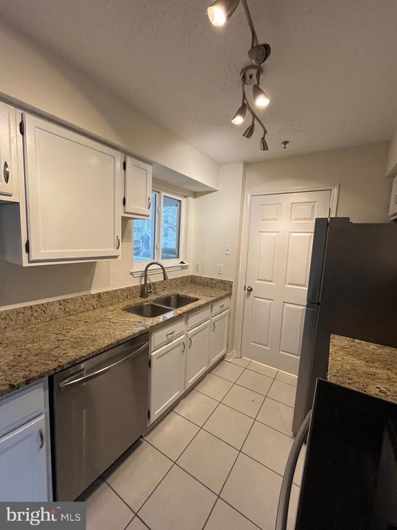 Building Photo - 1524 Lincoln Way