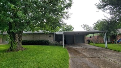 Building Photo - 12407 Russ Dr