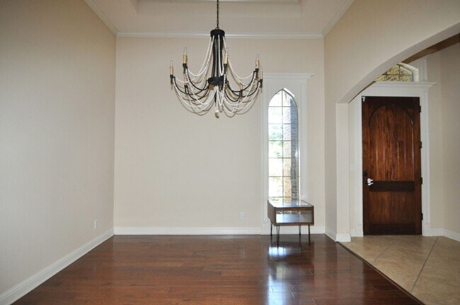 Foto del edificio - COMING SOON/VIEW NOW - Stunning 4-Bedroom Home in NRH with Media Room, Sunroom & Lawn Care Included!