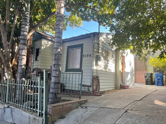 Private silverlake bungalow built 1919 - 3106 Marathon St