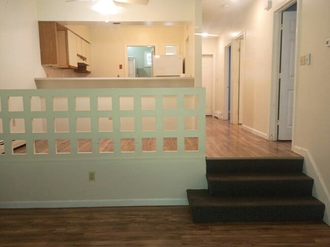 Building Photo - 11 RiverBend Dr