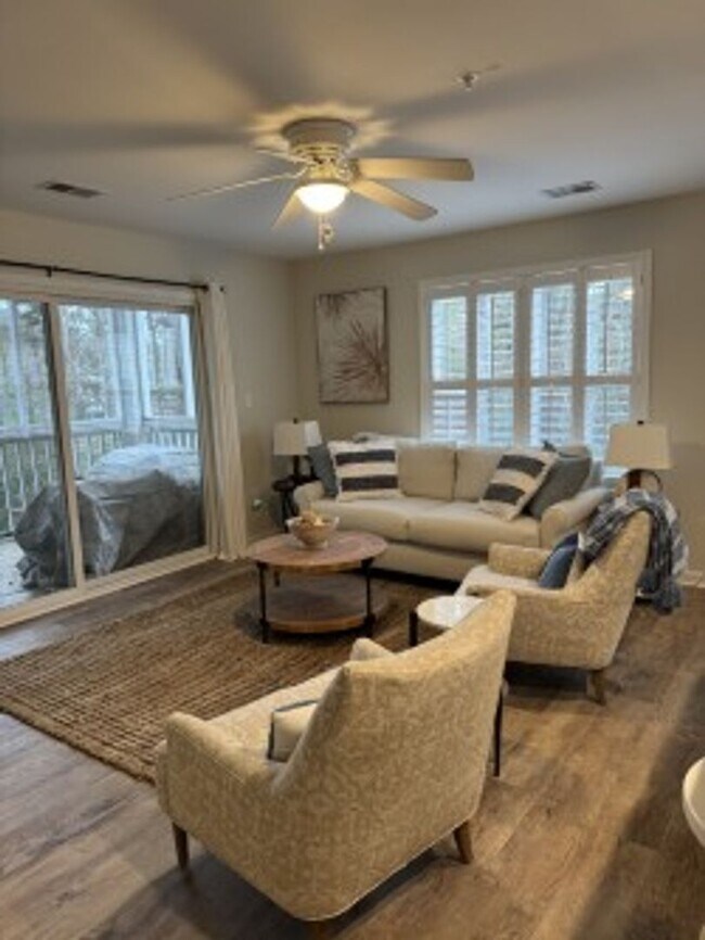 Building Photo - Fully Furnished 1BR Condo