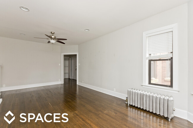 Building Photo - 5160 N Leavitt St